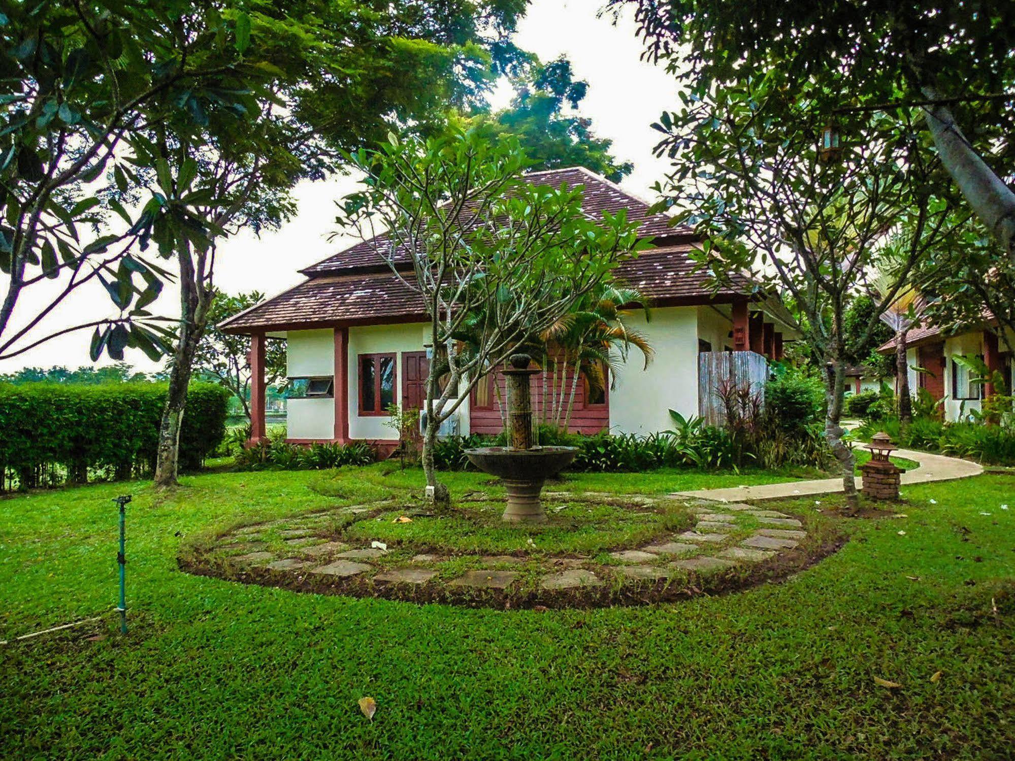 Palm Spa Village Resort Mae Rim Exterior photo